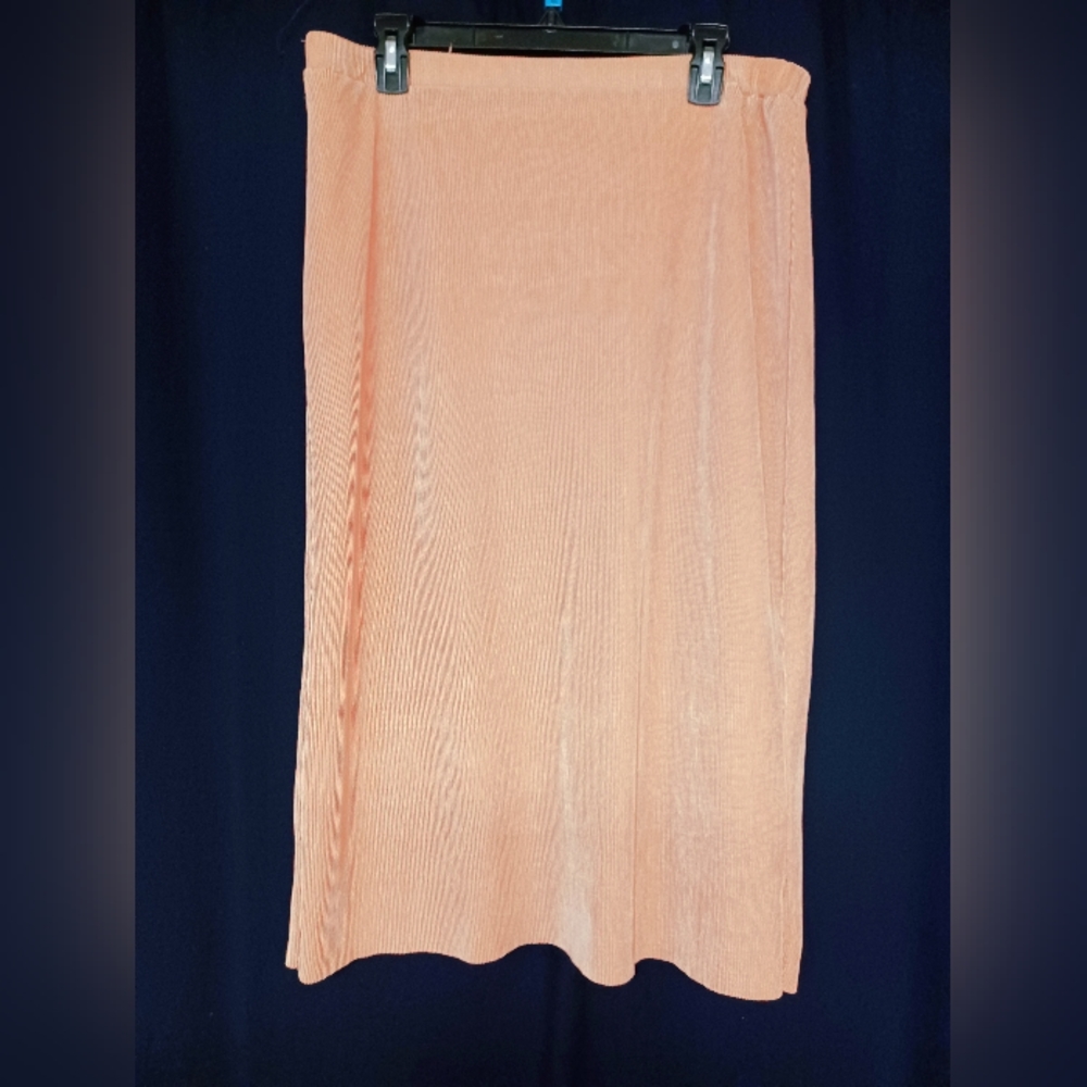 Skies are Blue pink/salmon ribbed skirt, size XL.